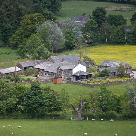 Stable Yard High House Farm 2 *
